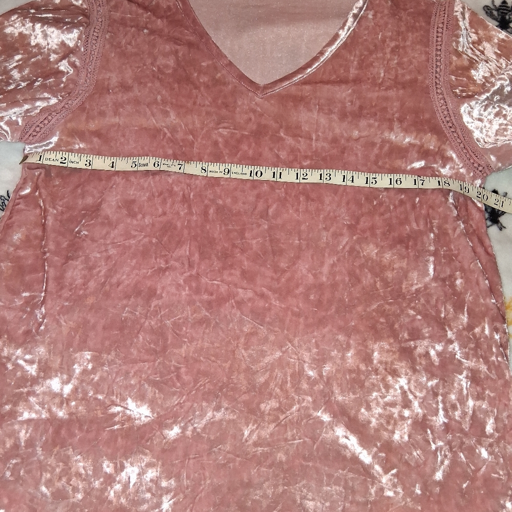 Chic Velvet Women's Blouse in Rose by Westport 1962 - Picture 4 of 8